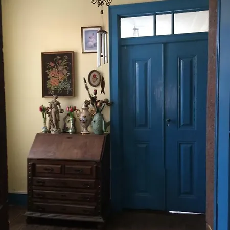 Guest house Chapel Square