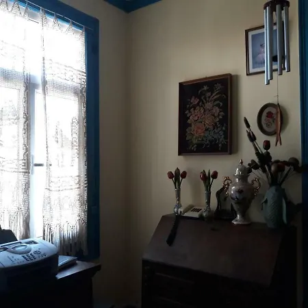 Chapel Square Guest house *